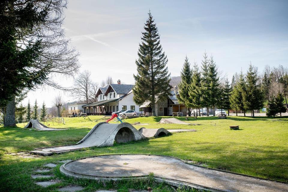 Gostilna Lokve Bed and Breakfast Eksteriør billede